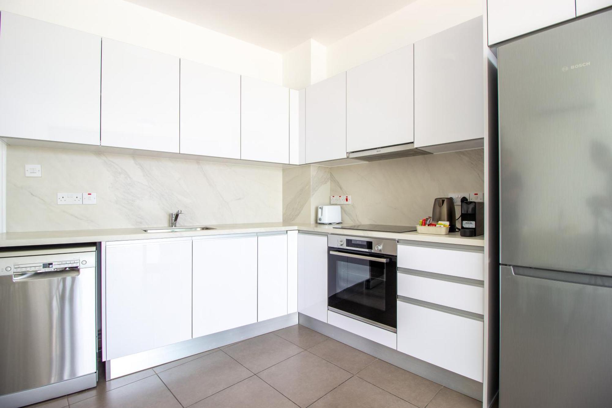 Daire Stunning Sea-views Apt,