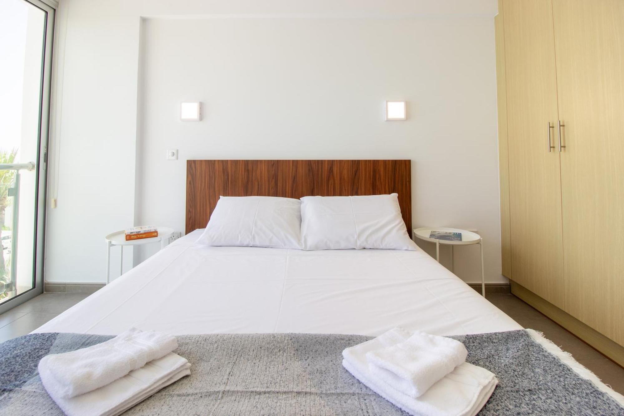 Daire Stunning Sea-views Apt, *